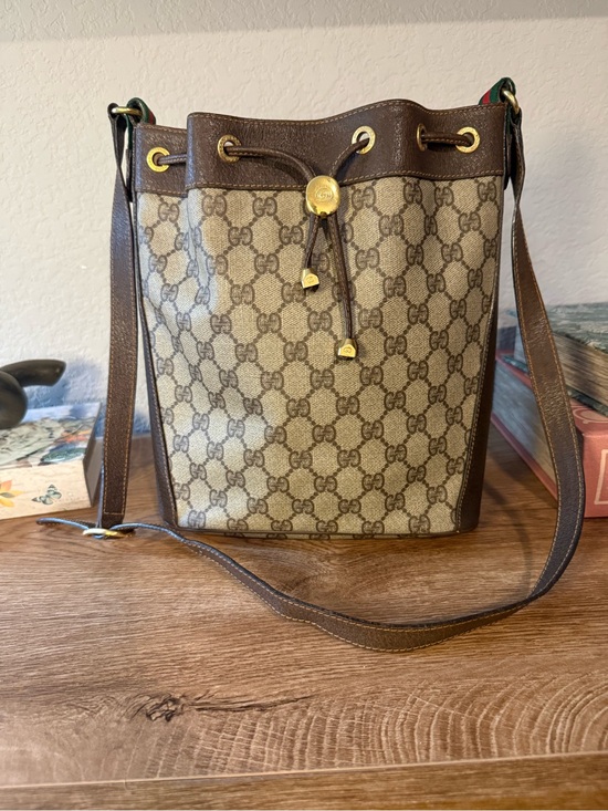 Gucci Handbags - Gucci Brown GG Supreme Canvas Bucket Crossbody Authentic Vintage